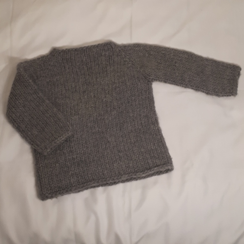 Girl's Marin Morgan 100% wool thick knitted sweate